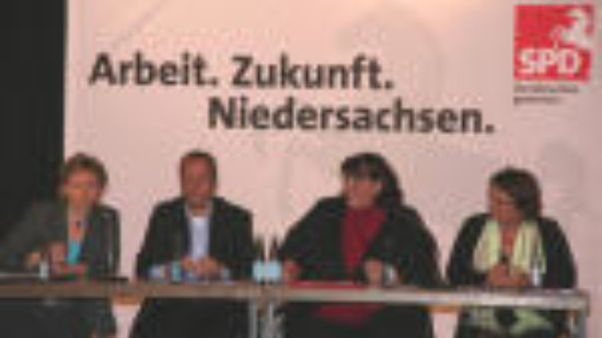 Engagierte Diskussion (von links): Birgit Geyer, Dr. Matthias Miersch, Petra Herrmann und Dr. Silke Lesemann